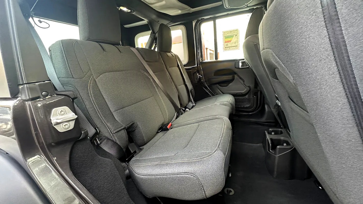 2025 JEEP WRANGLER UNLIMITED SPORT S I4 2.0T GCC - Image 11