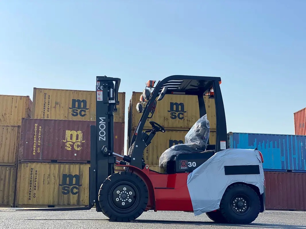 2025 Zoom 3 ton Diesel forklift (Brand New) - Image 2