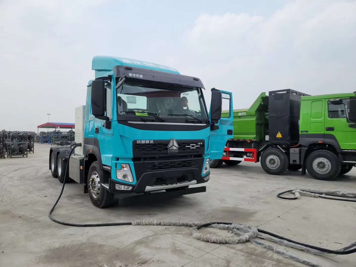 2024 HOWO Electric Trailer Truck - Image 6
