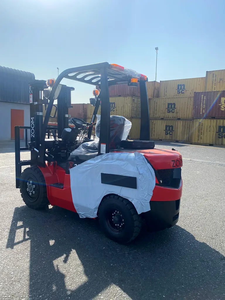 2025 Zoom 3 ton Diesel forklift (Brand New) - Image 5