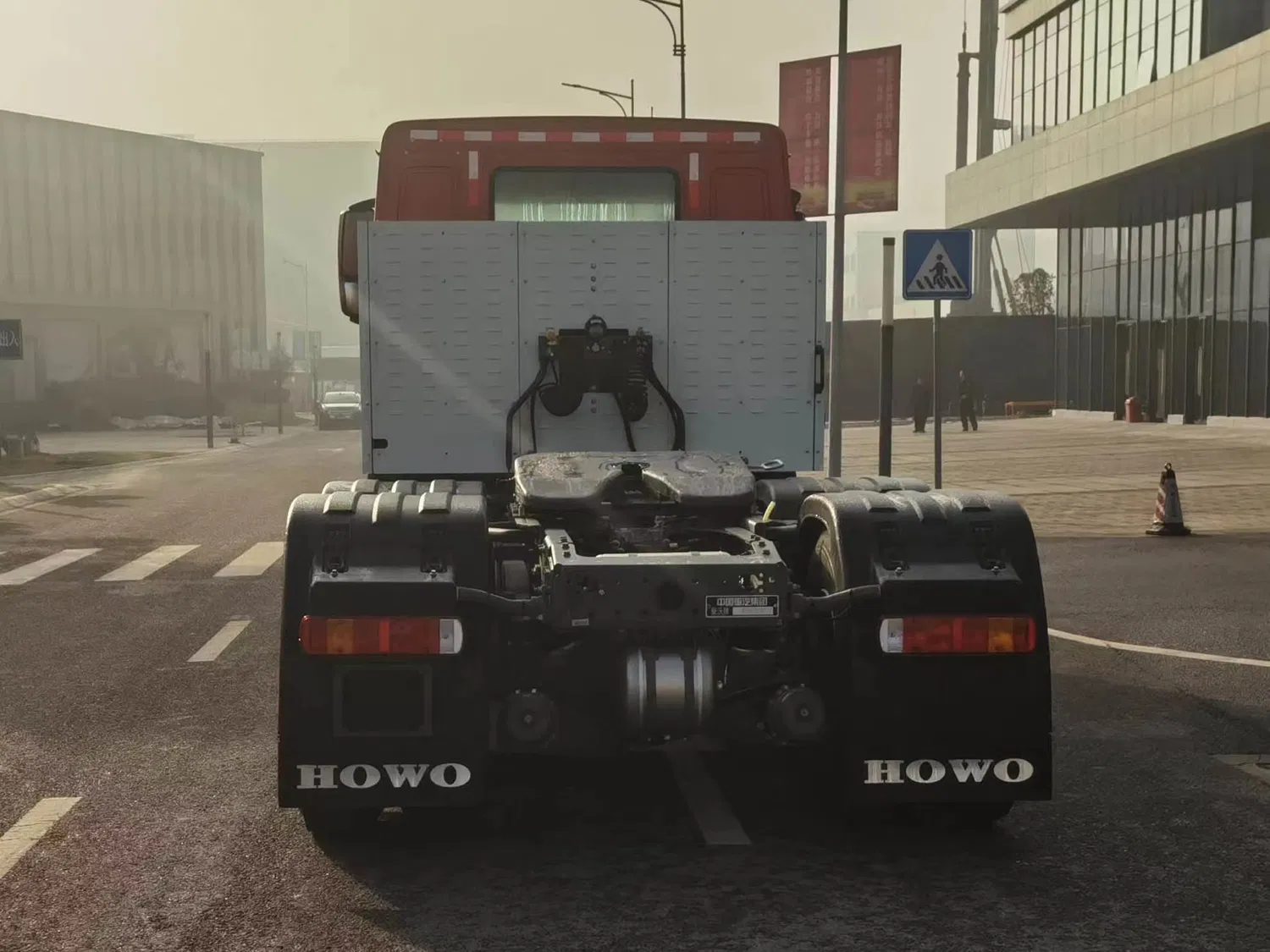 2024 HOWO Electric Trailer Truck - Image 4