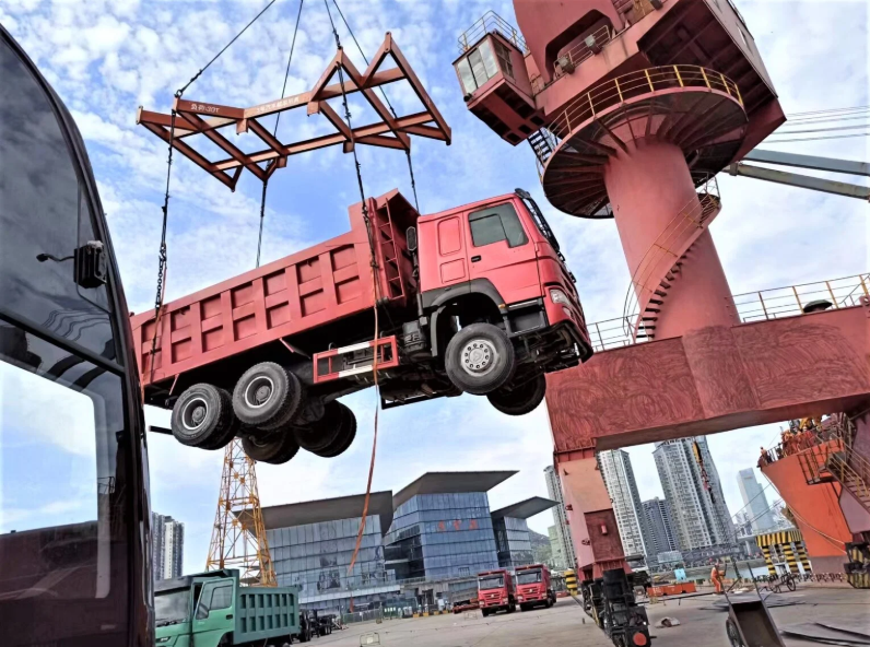 HOWO 400HP 8×4 Dump Truck - Image 5