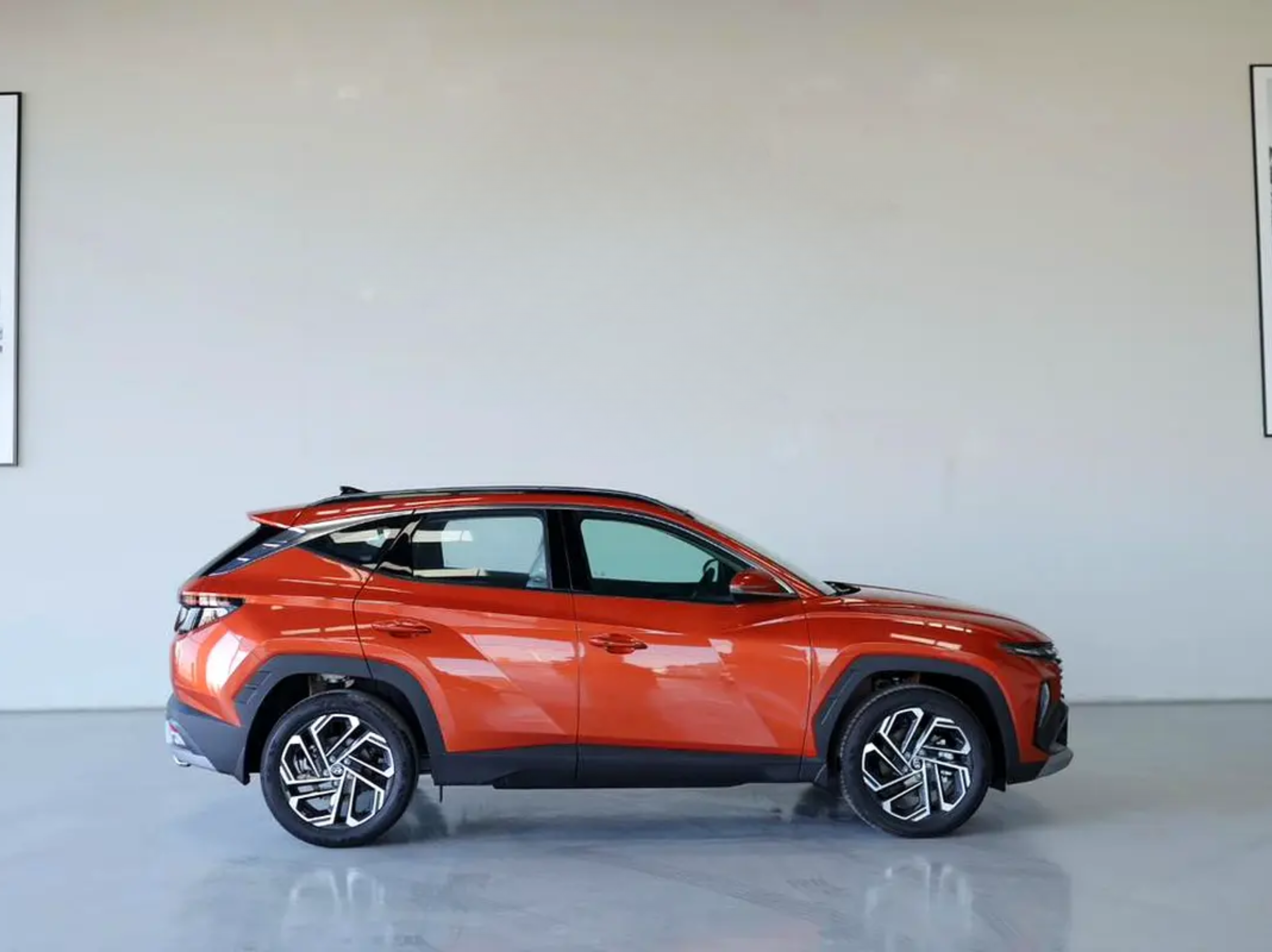 Hyundai Tucson GLS Plus 2025 | GCC | Panoramic Roof - Image 9