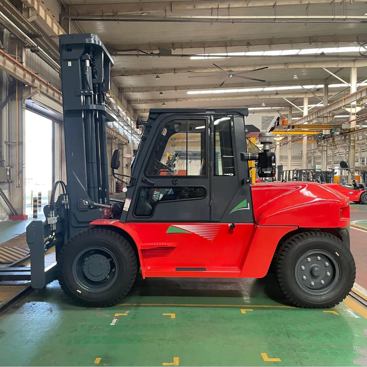 Multi Directional 10ton Diesel Electric Battery Forklift Truck Industrial Construction Lifting Equipment - Image 2