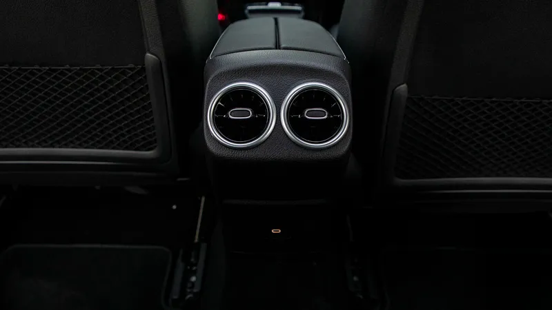 2025 Mercedes-Benz CLA 200 1.3L Turbo Coupe 2026 GCC Specs - Image 9