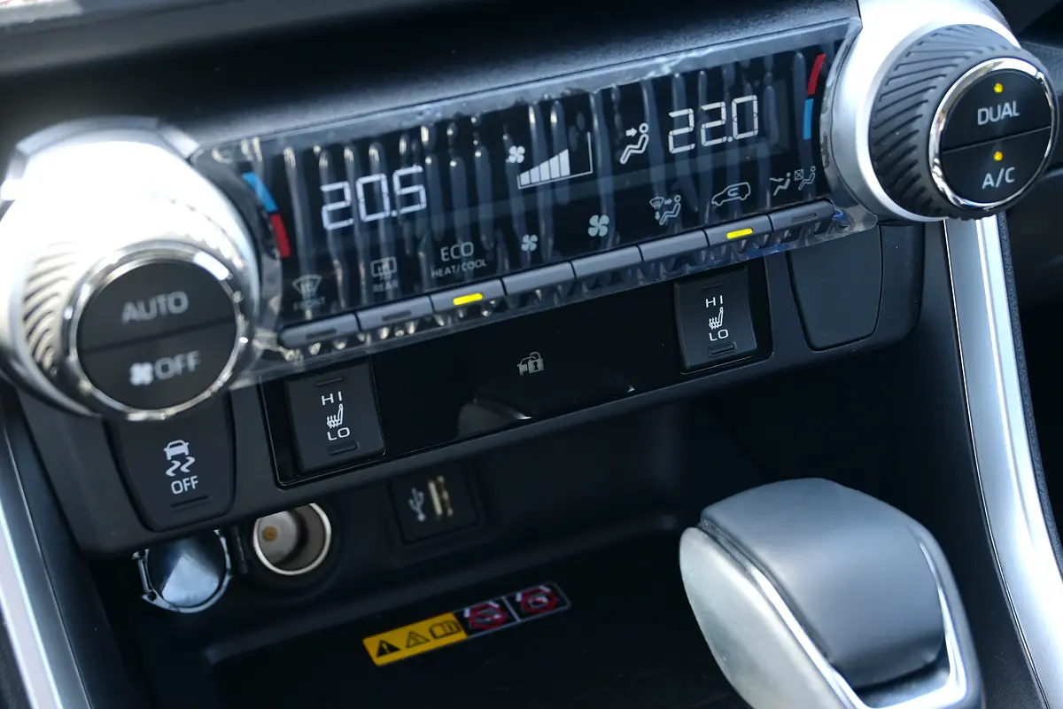 Toyota RAV4 2.5L Hybrid, AWD, CUV 5Doors, Model 2025 - Image 12
