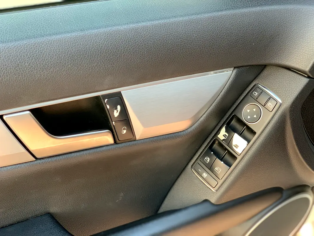 Mercedes-Benz C-Class C250 2013 - Image 12