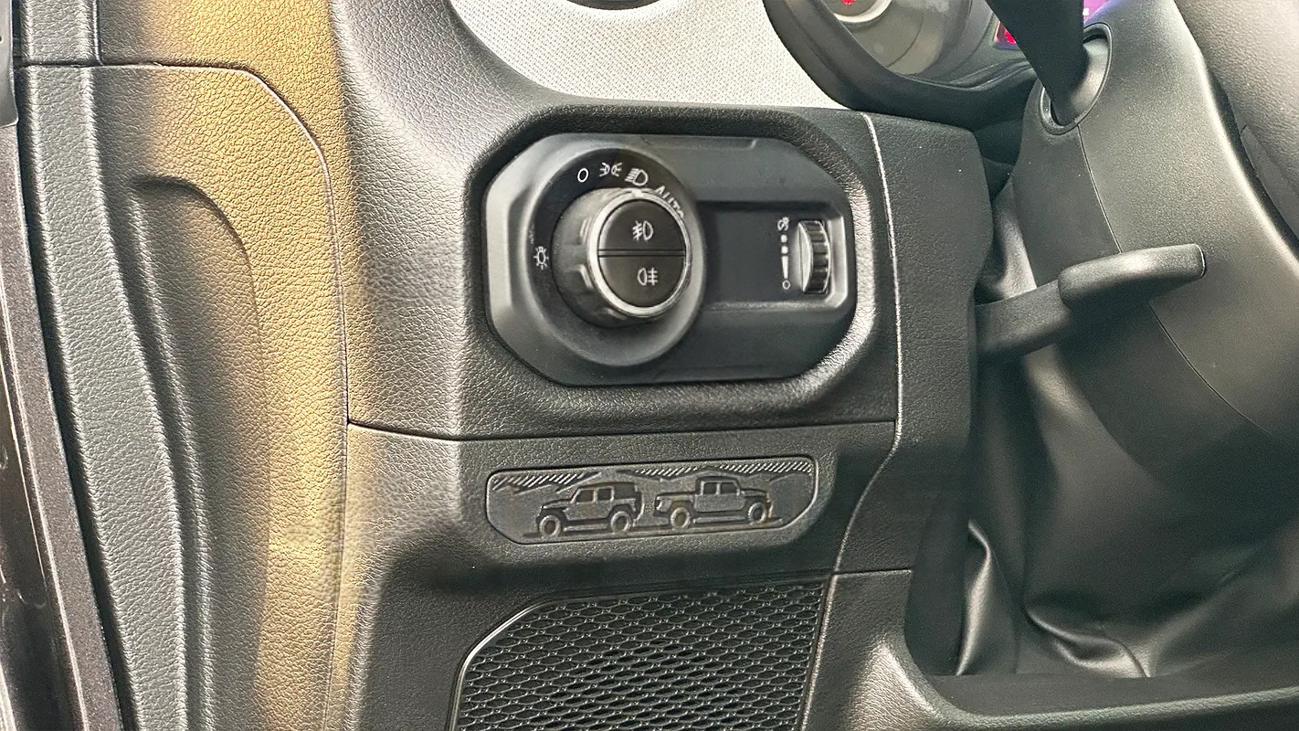 2025 JEEP WRANGLER UNLIMITED SPORT S I4 2.0T GCC - Image 4