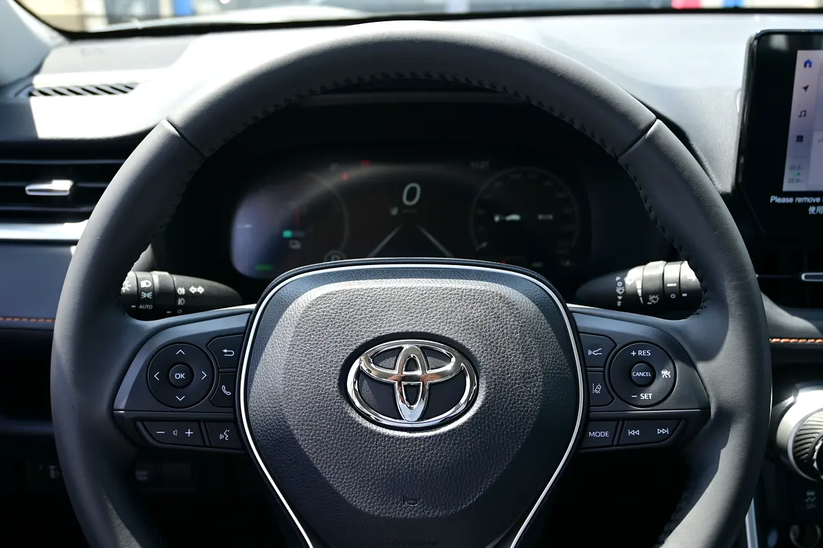 Toyota RAV4 2.5L Hybrid, AWD, CUV 5Doors, Model 2025 - Image 11