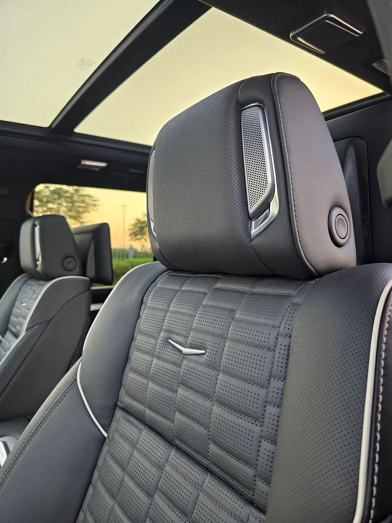 Cadillac Escalade Platinum Sport 4WD Full – 2025 - Image 6