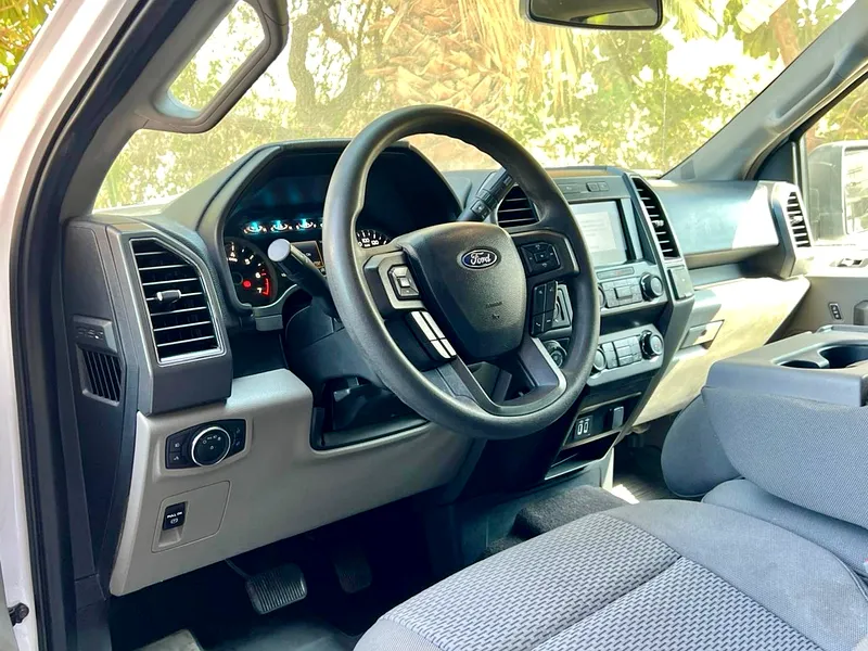 Ford F-Series Pickup XL 2024 - Image 3