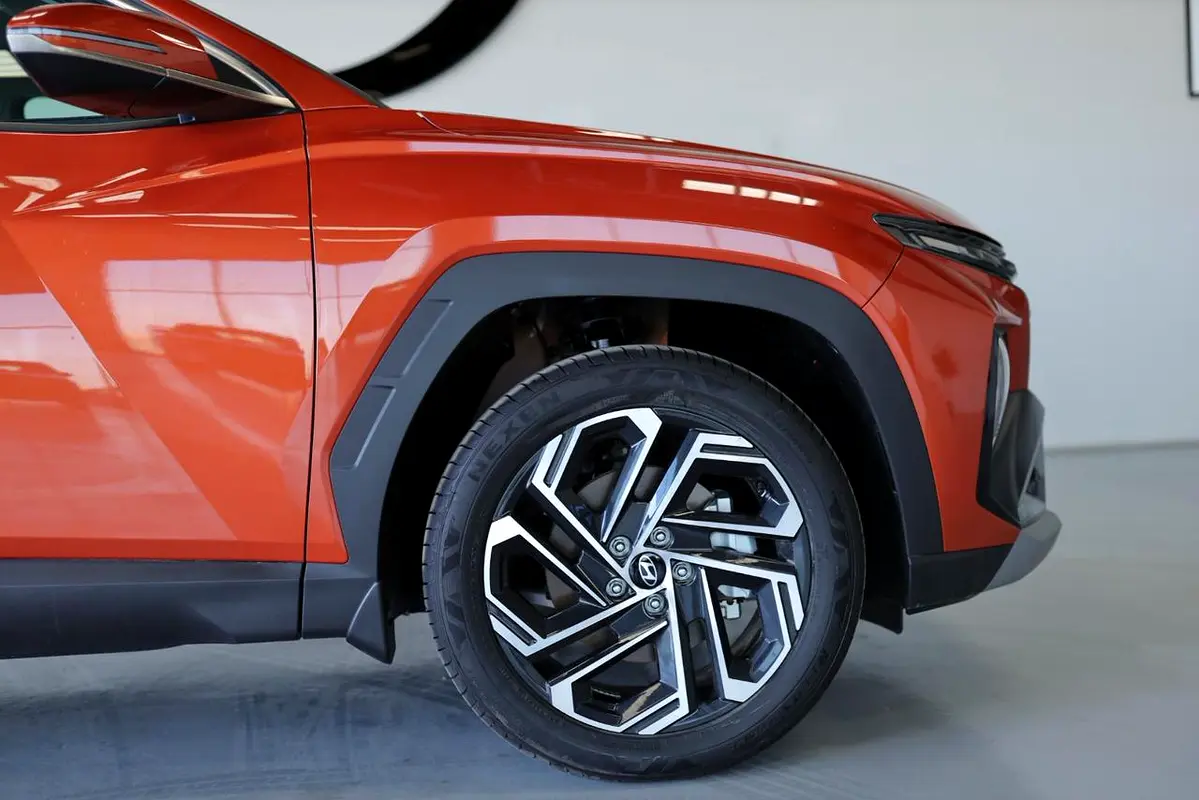 Hyundai Tucson GLS Plus 2025 | GCC | Panoramic Roof - Image 3