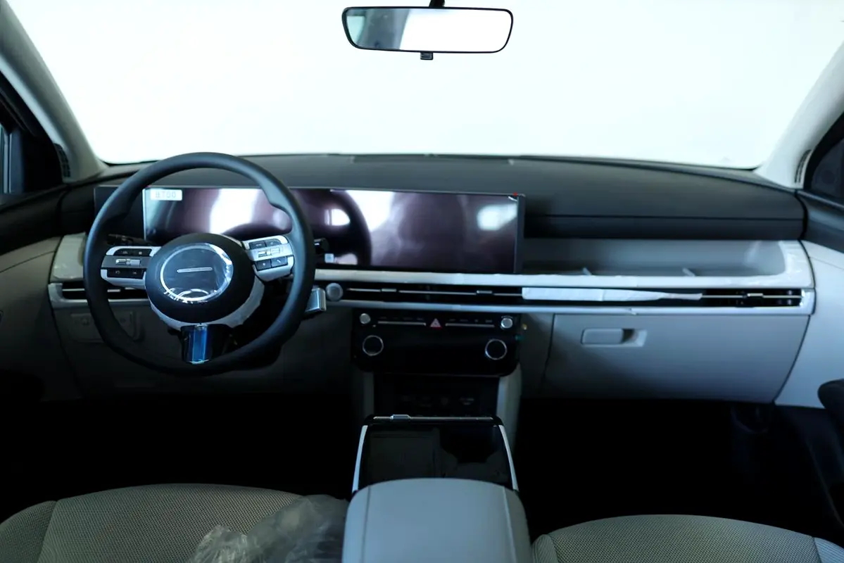 Hyundai Tucson GLS Plus 2025 | GCC | Panoramic Roof - Image 4