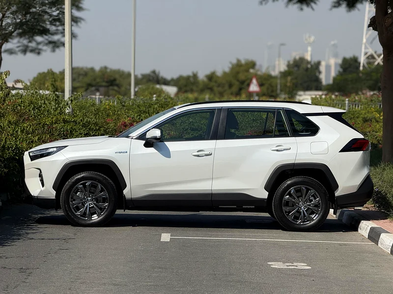 Toyota Rav4 XLE Hybrid 2.5L 2024 - Image 6