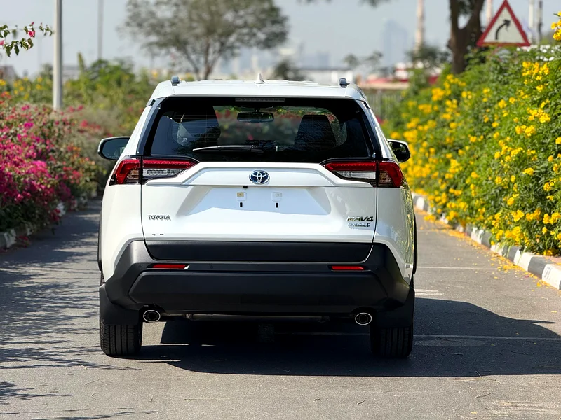 Toyota Rav4 XLE Hybrid 2.5L 2024 - Image 8