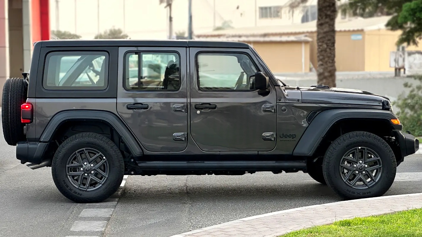 2025 JEEP WRANGLER UNLIMITED SPORT S I4 2.0T GCC - Image 9