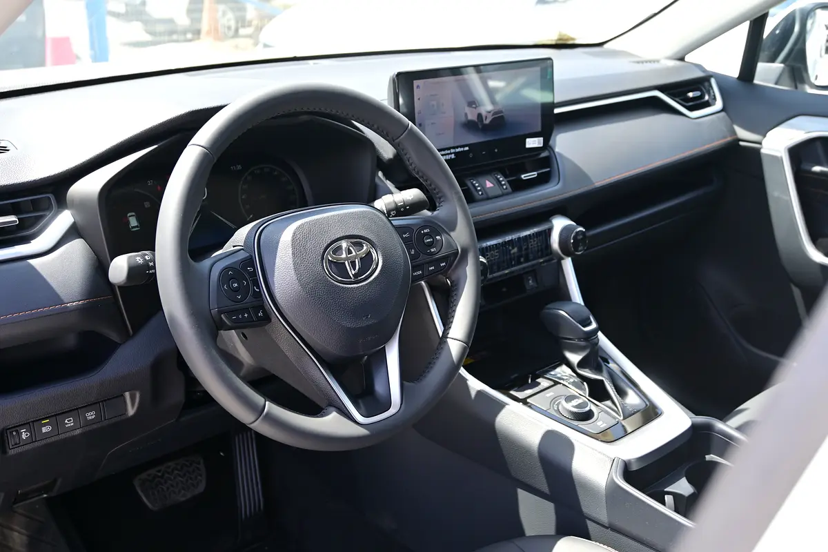 Toyota RAV4 2.5L Hybrid, AWD, CUV 5Doors, Model 2025 - Image 17