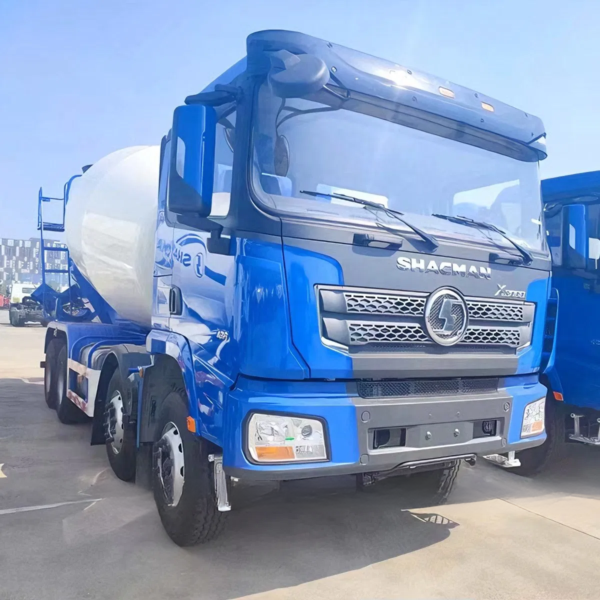 New Used Concrete Mixer Truck X3000 Sinotruck 6X4 6m³ 8m³ 12m³ Diesel Mobile Cement Pump Euro V Tractor Mixing Dump Tipper Cargo Box Lorry Mining Dumper Truck - Image 6