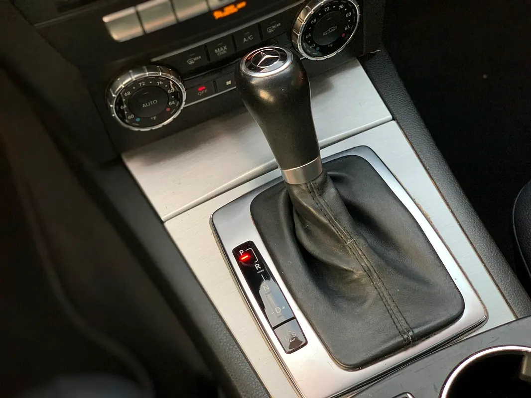 Mercedes-Benz C-Class C250 2013 - Image 2