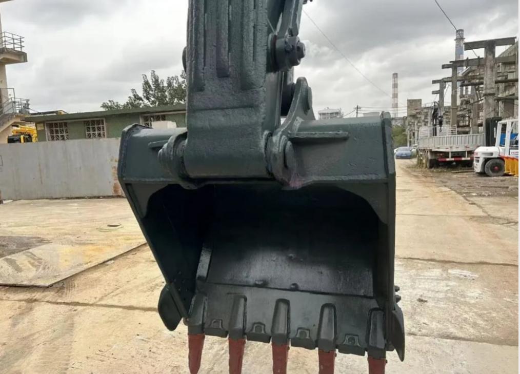 Good condition used hyundai r305-9t excavator with cheap price - Image 4