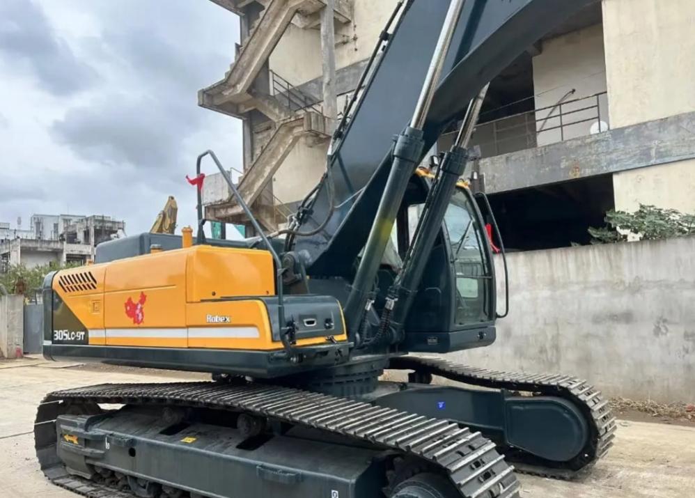 Good condition used hyundai r305-9t excavator with cheap price - Image 12