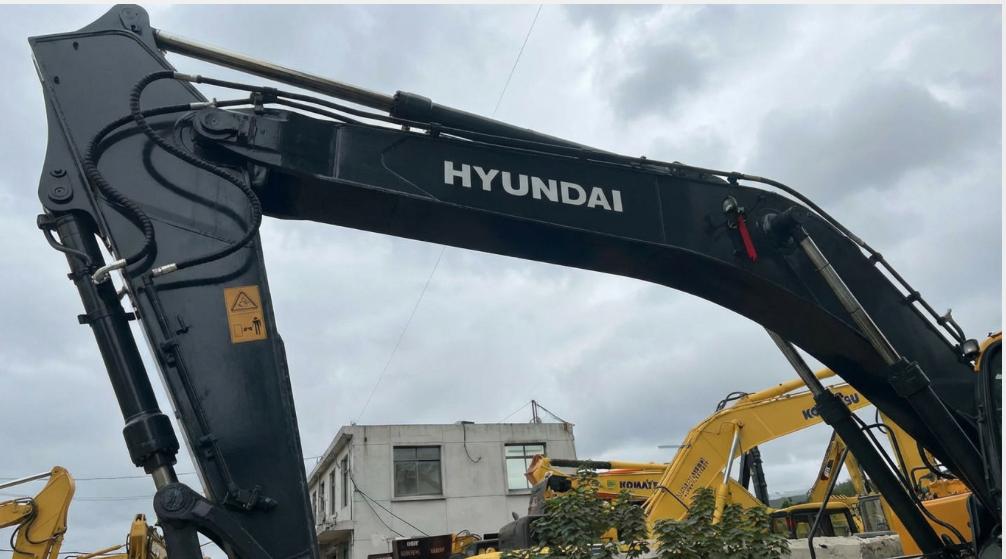 Good condition used hyundai r305-9t excavator with cheap price - Image 10